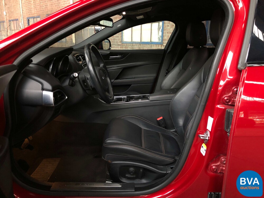 Jaguar XE 25t 241hp Portfolio R-Sport 2016, XJ-055-X.