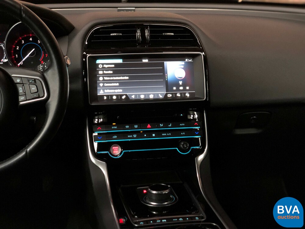 Jaguar XE 25t 241hp Portfolio R-Sport 2016, XJ-055-X.