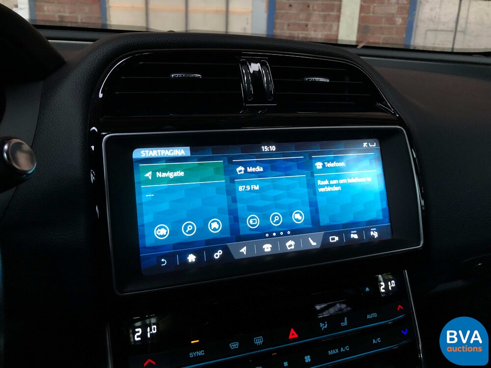 Jaguar XE 25t 241hp Portfolio R-Sport 2016, XJ-055-X.