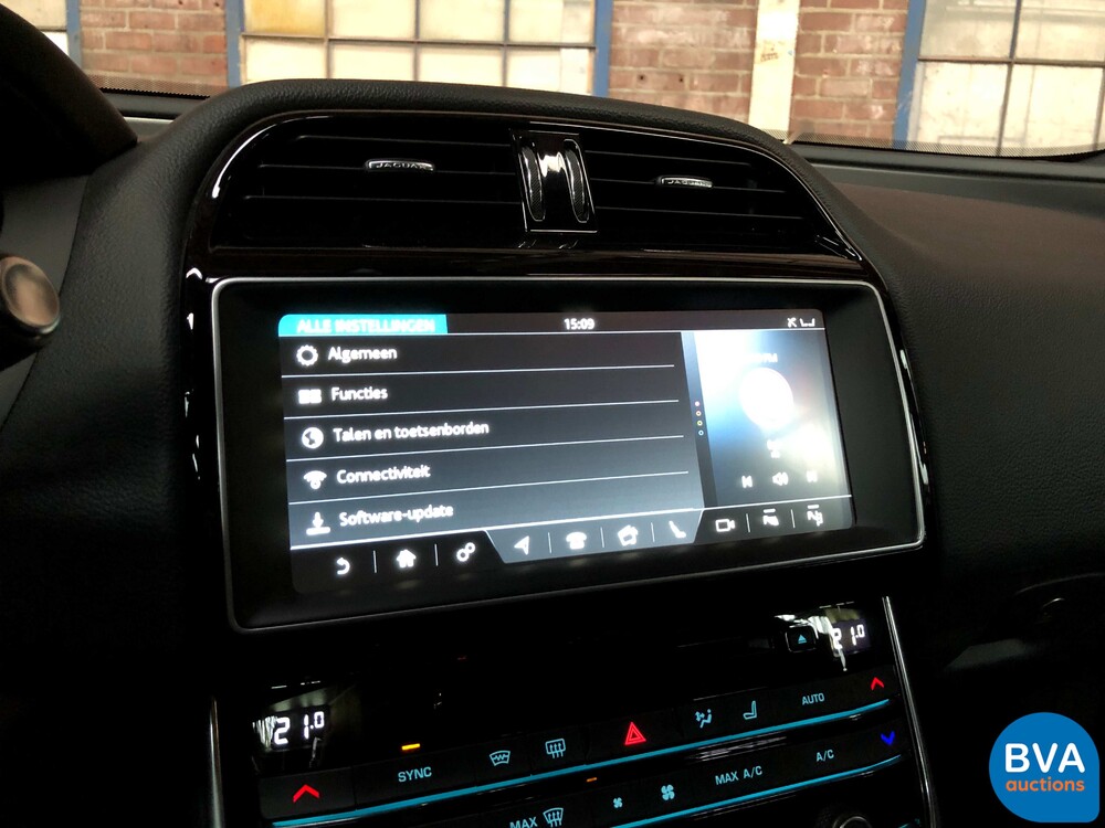 Jaguar XE 25t 241hp Portfolio R-Sport 2016, XJ-055-X.