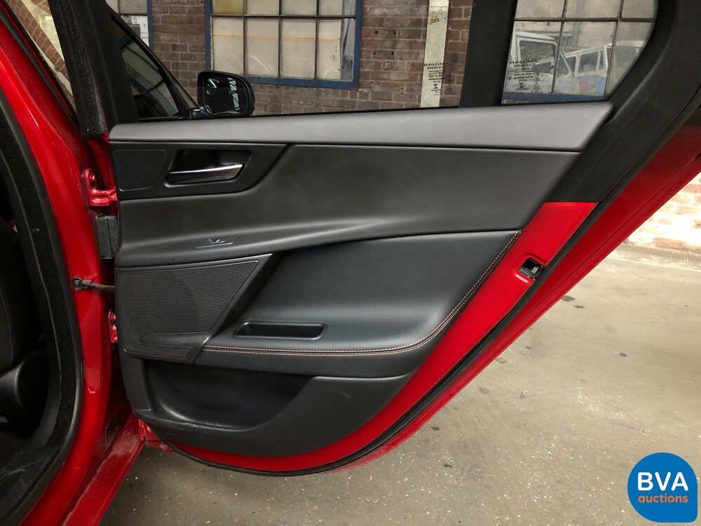 Jaguar XE 25t 241hp Portfolio R-Sport 2016, XJ-055-X.