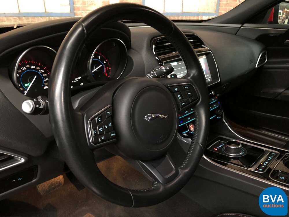 Jaguar XE 25t 241hp Portfolio R-Sport 2016, XJ-055-X.