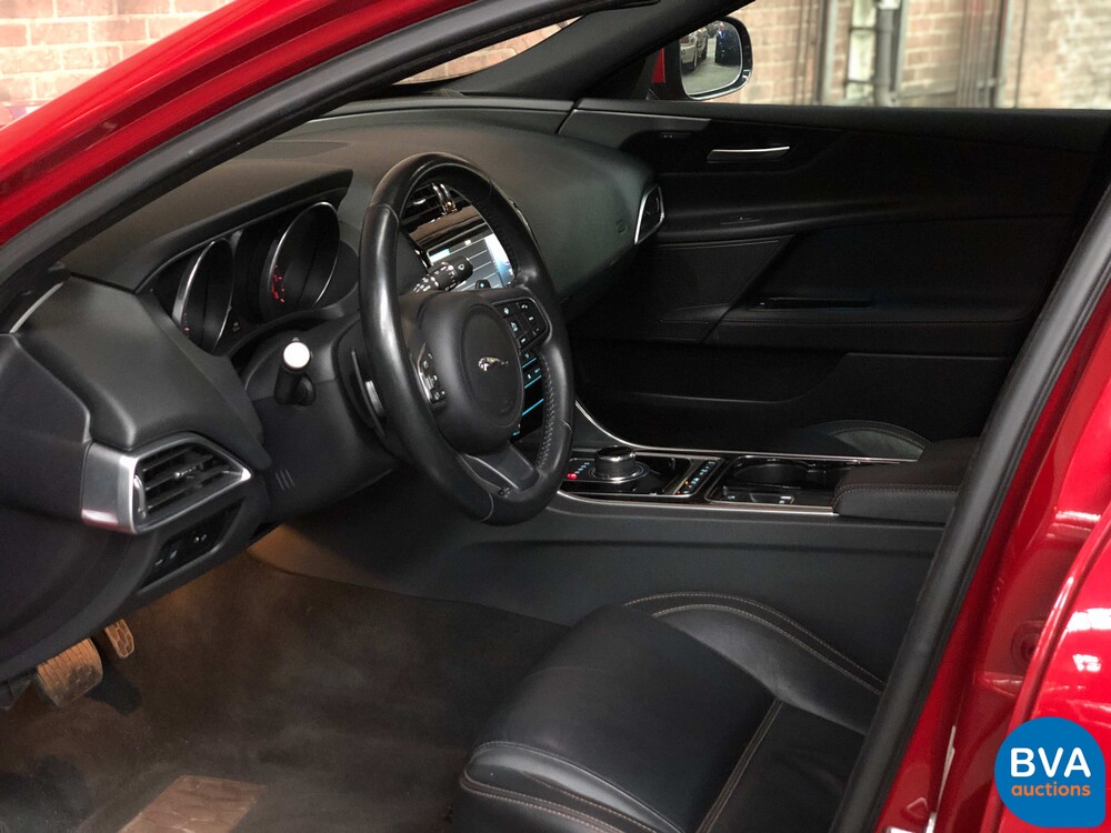 Jaguar XE 25t 241hp Portfolio R-Sport 2016, XJ-055-X.