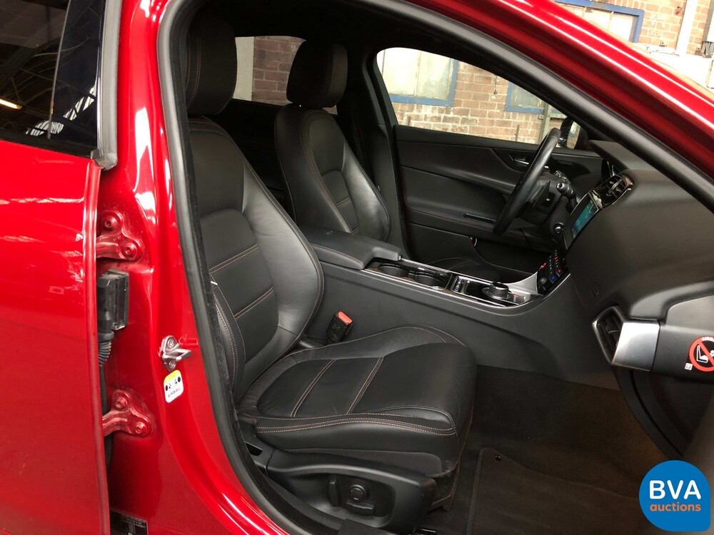 Jaguar XE 25t 241hp Portfolio R-Sport 2016, XJ-055-X.