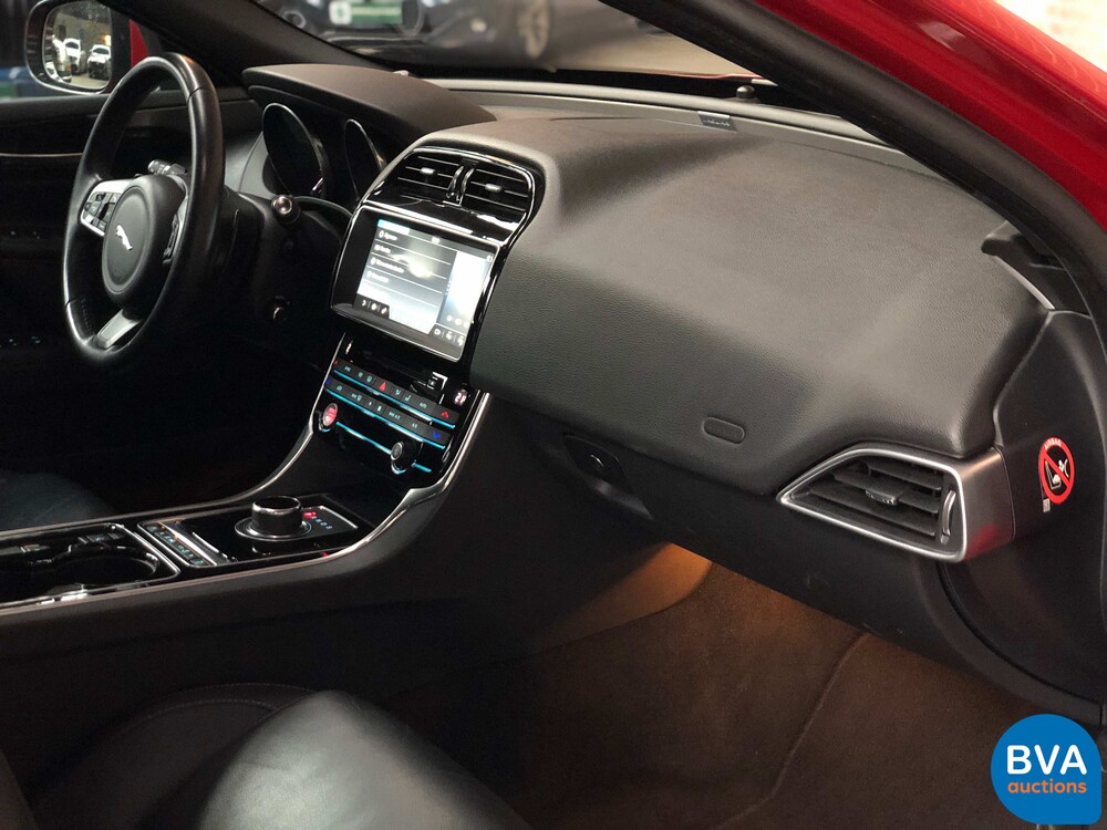 Jaguar XE 25t 241hp Portfolio R-Sport 2016, XJ-055-X.