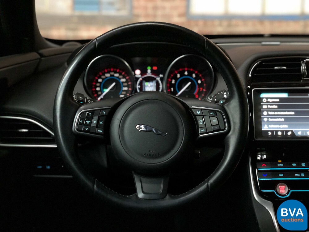 Jaguar XE 25t 241hp Portfolio R-Sport 2016, XJ-055-X.