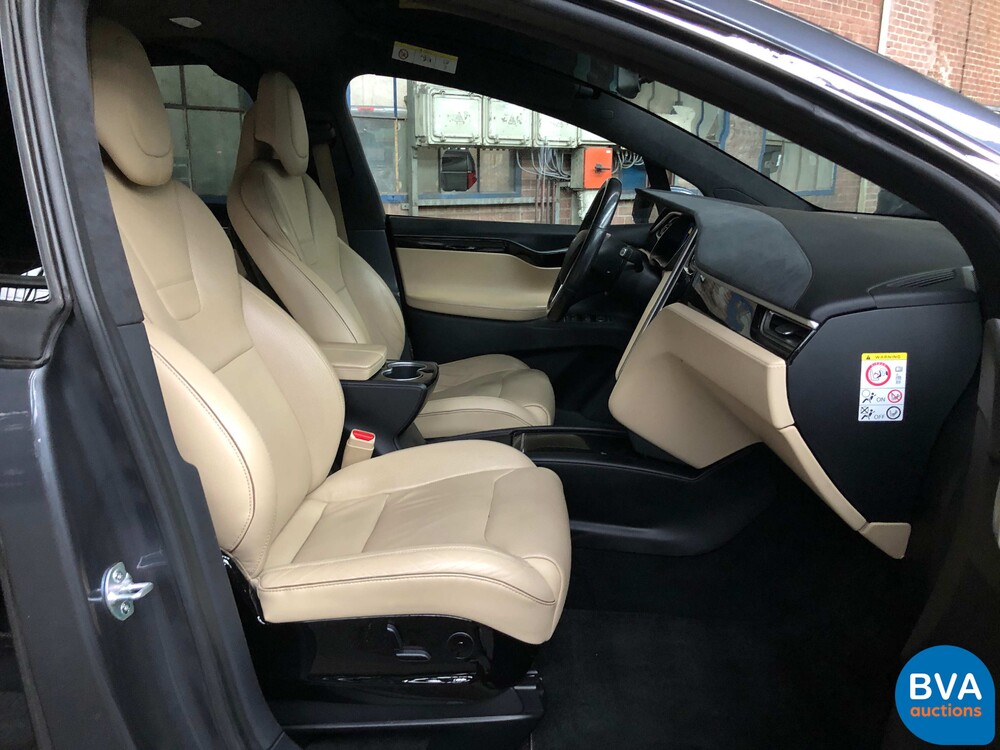 Tesla Model X 90D Autopilot 7-Personen 2016 428PK, KH-717-D.