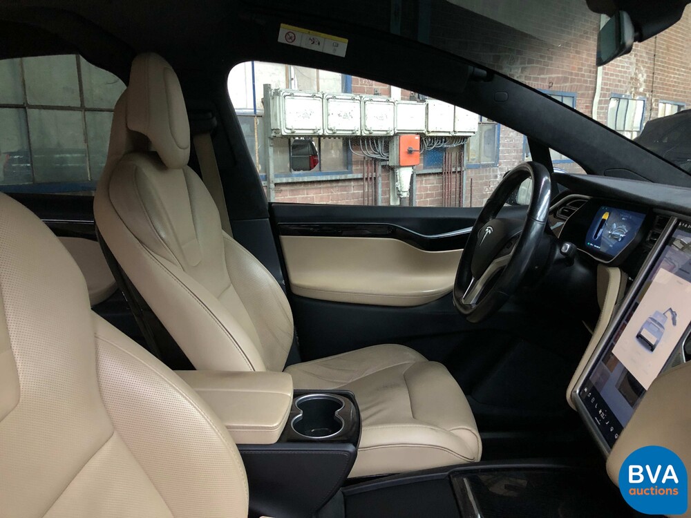 Tesla Model X 90D Autopilot 7-Personen 2016 428PK, KH-717-D.
