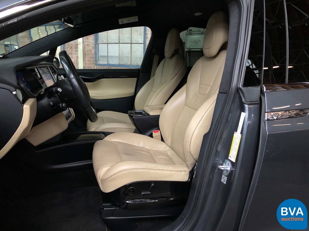 Tesla Model X 90D Autopilot 7-Personen 2016 428PK, KH-717-D.