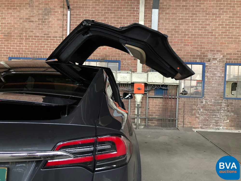 Tesla Model X 90D Autopilot 7-Personen 2016 428PK, KH-717-D.