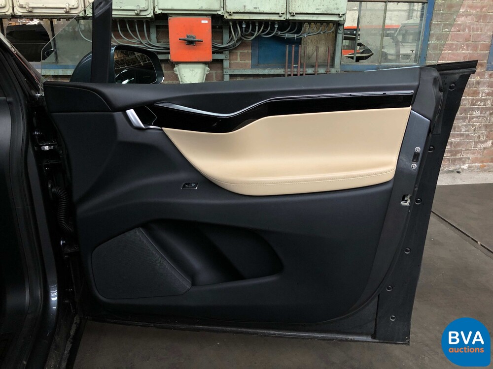 Tesla Model X 90D Autopilot 7-Personen 2016 428PK, KH-717-D.