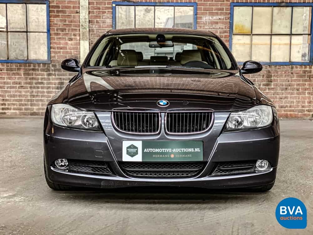 BMW 320i 3-serie Dynamic Executive 150pk 2005 -Origineel NL-, 72-RK-ZG