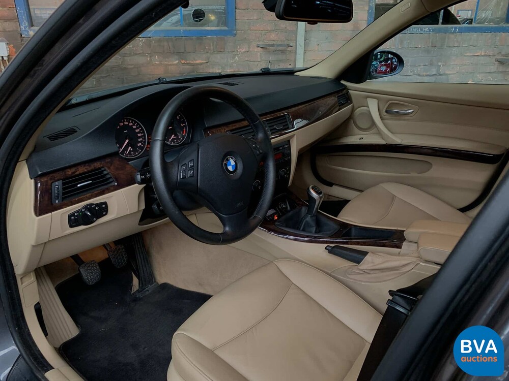 BMW 320i 3-serie Dynamic Executive 150pk 2005 -Origineel NL-, 72-RK-ZG