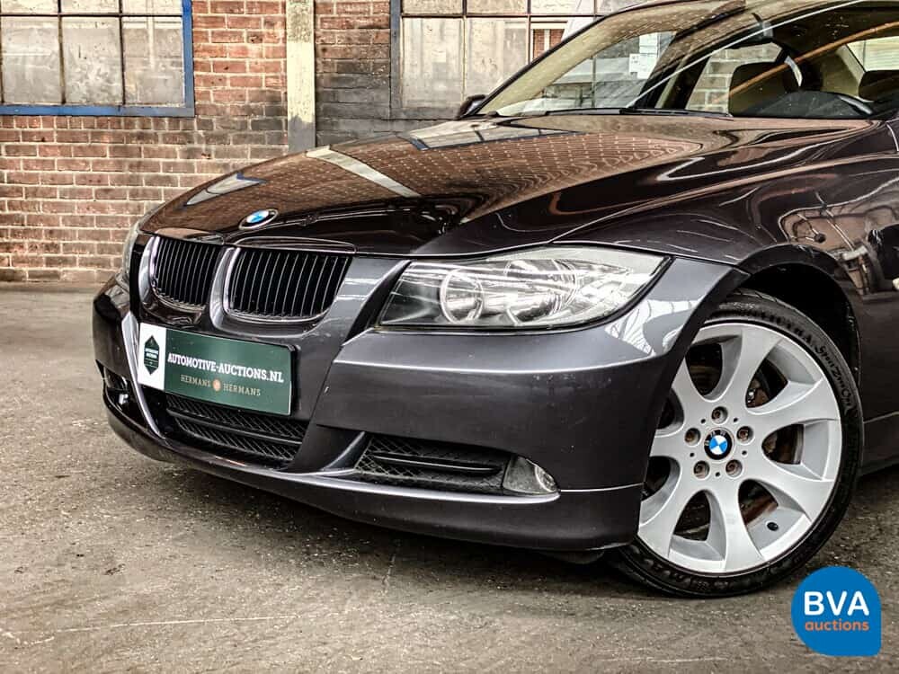 BMW 320i 3-serie Dynamic Executive 150pk 2005 -Origineel NL-, 72-RK-ZG