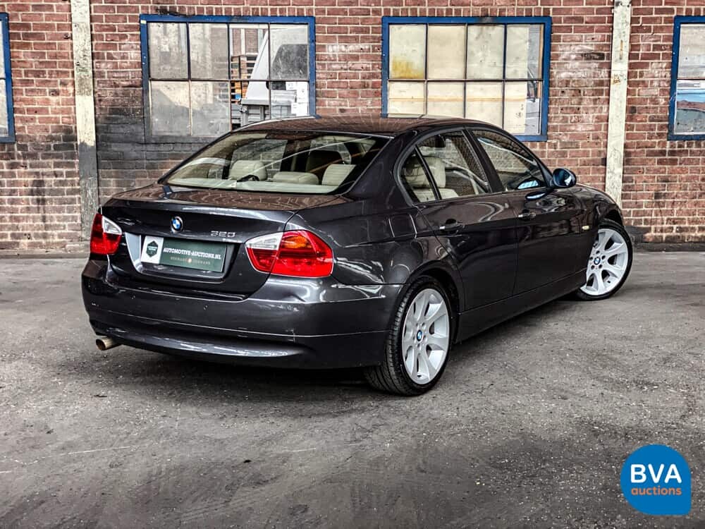 BMW 320i 3-serie Dynamic Executive 150pk 2005 -Origineel NL-, 72-RK-ZG