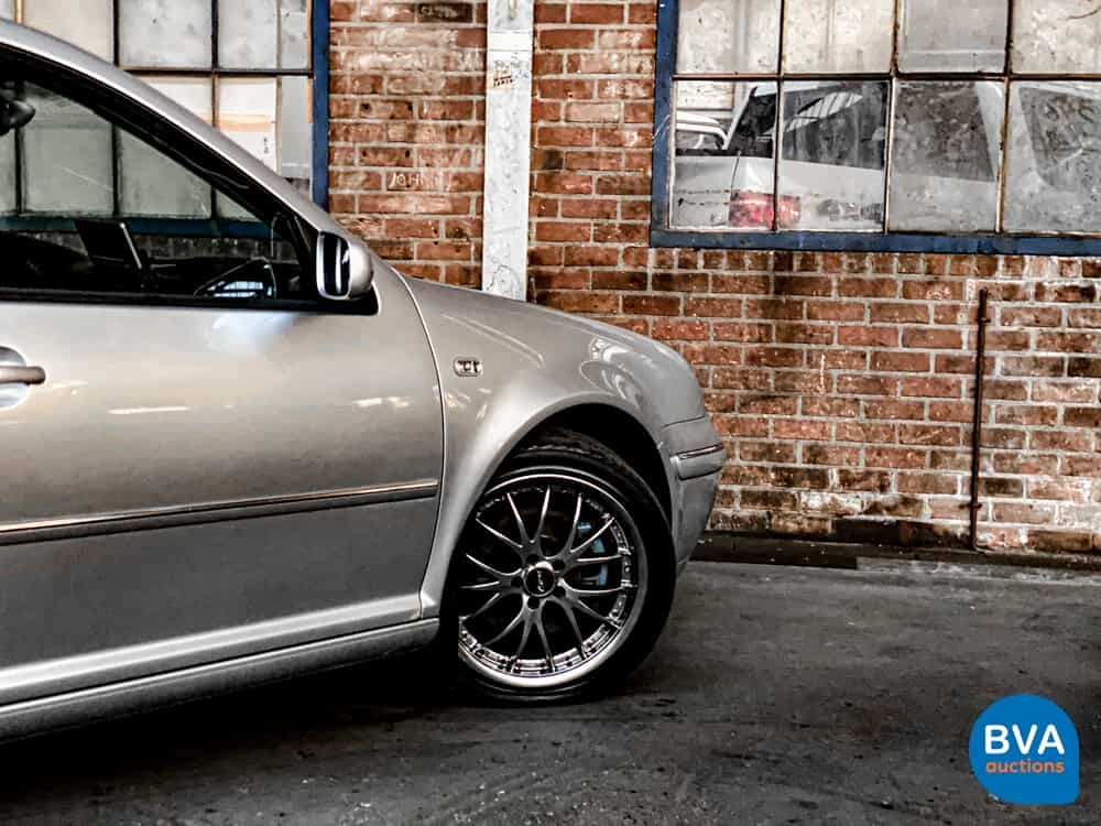 Volkswagen Bora 2.8 V6 4Motion Highline 204pk 2002 -YOUNGTIMER-