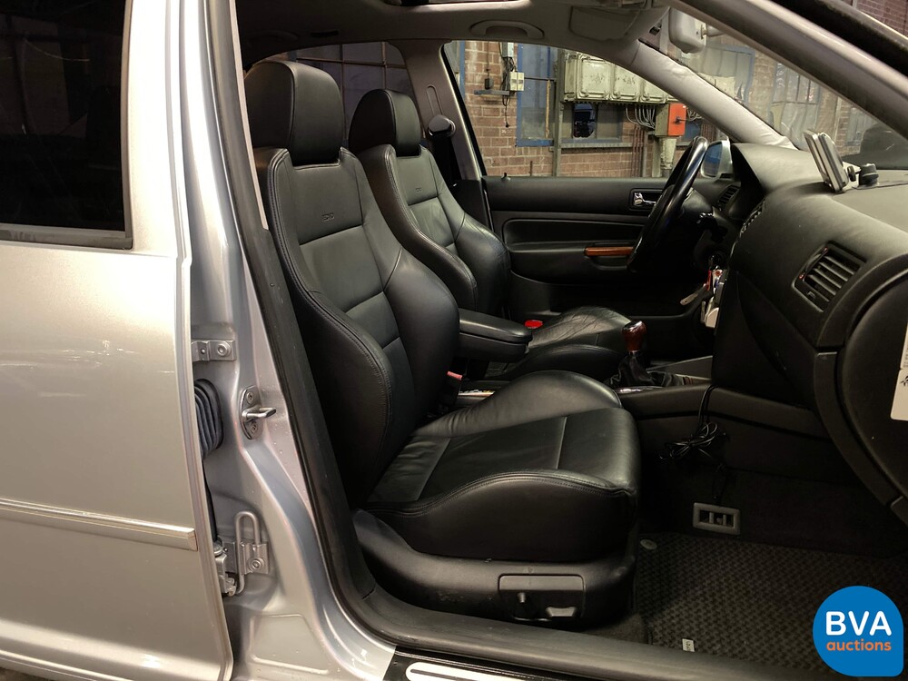 Volkswagen Bora 2.8 V6 4Motion Highline 204pk 2002 -YOUNGTIMER-