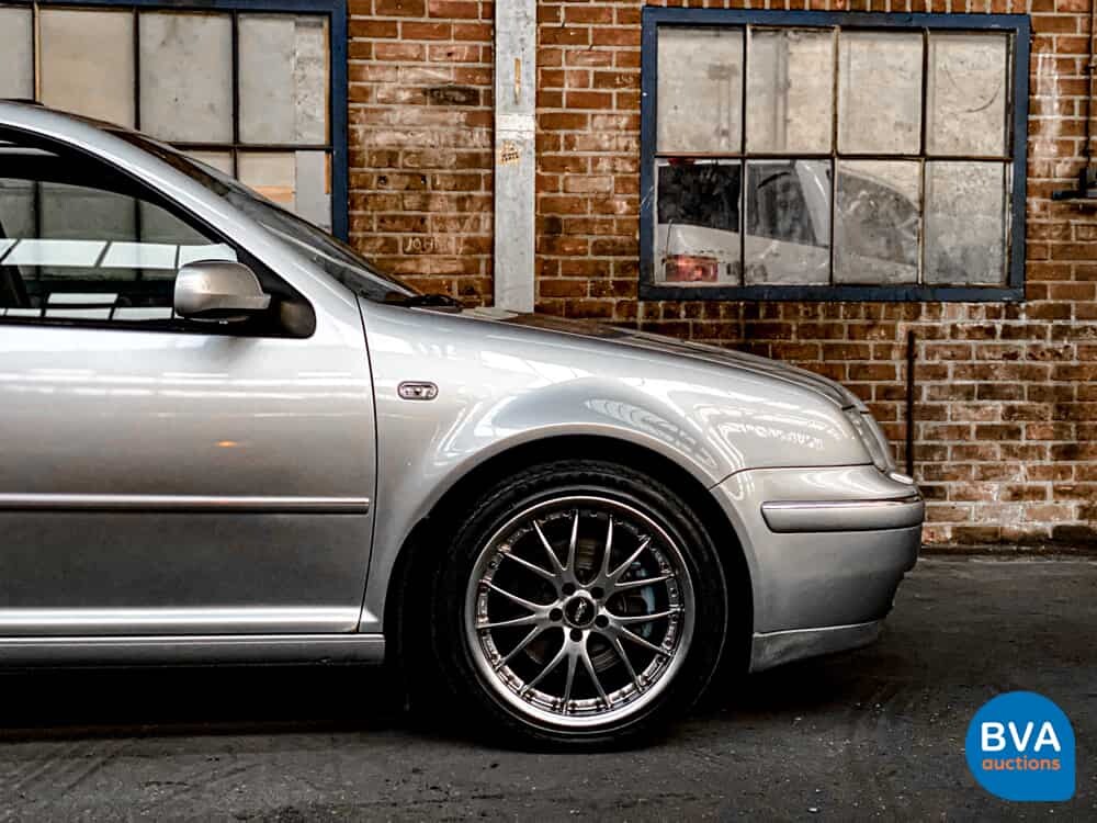 Volkswagen Bora 2.8 V6 4Motion Highline 204pk 2002 -YOUNGTIMER-