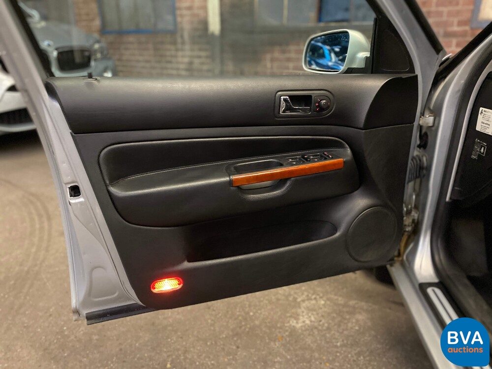 Volkswagen Bora 2.8 V6 4Motion Highline 204pk 2002 -YOUNGTIMER-