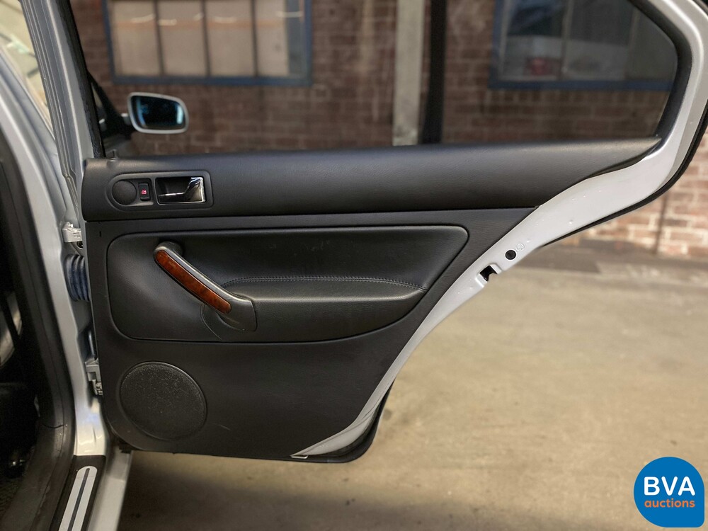 Volkswagen Bora 2.8 V6 4Motion Highline 204pk 2002 -YOUNGTIMER-