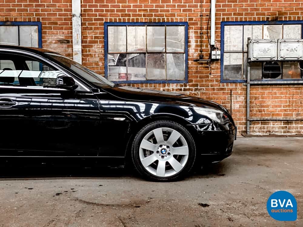BMW 545i Executive E60 4.4 V8 333pk 2003 -YOUNGTIMER- 5-serie