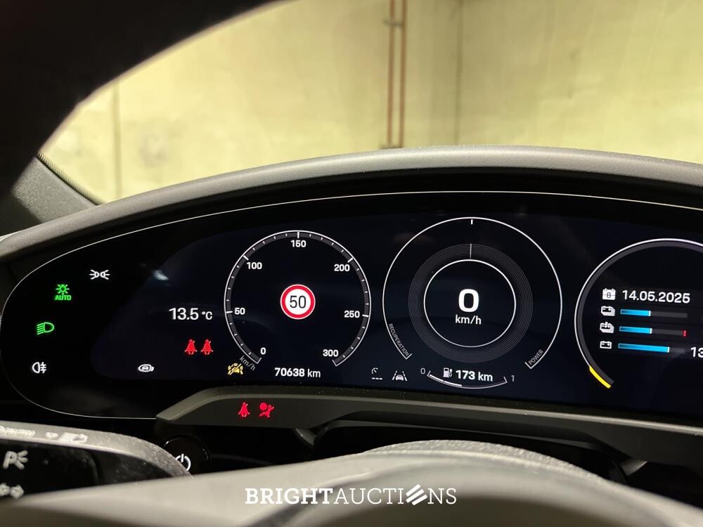 Porsche Taycan Sport Turismo 79 kWh (Sport Chrono) 326pk 2022 (Origineel-NL), P-959-PG - 033-K0X