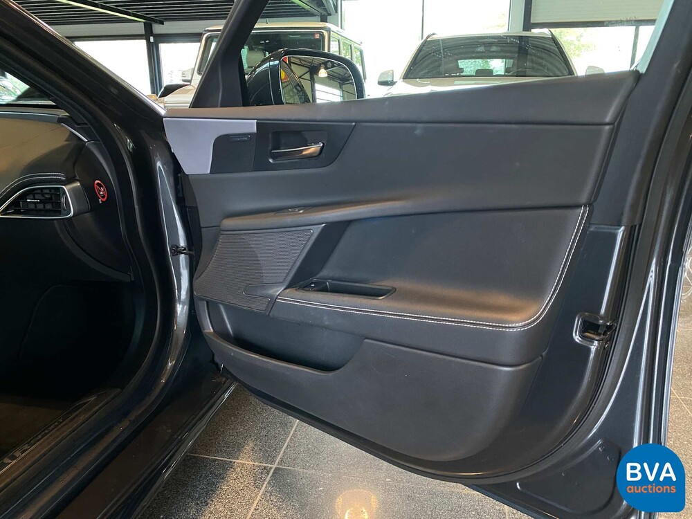 Jaguar XE 2.0D R-Sport Portfolio 163pk 2018 -Org NL-, RP-369-X