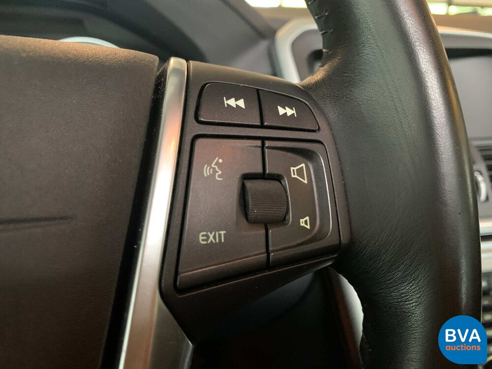 Volvo XC60 2.0 T5 Momentum 241pk 2011 -Org NL-, 81-PZG-6