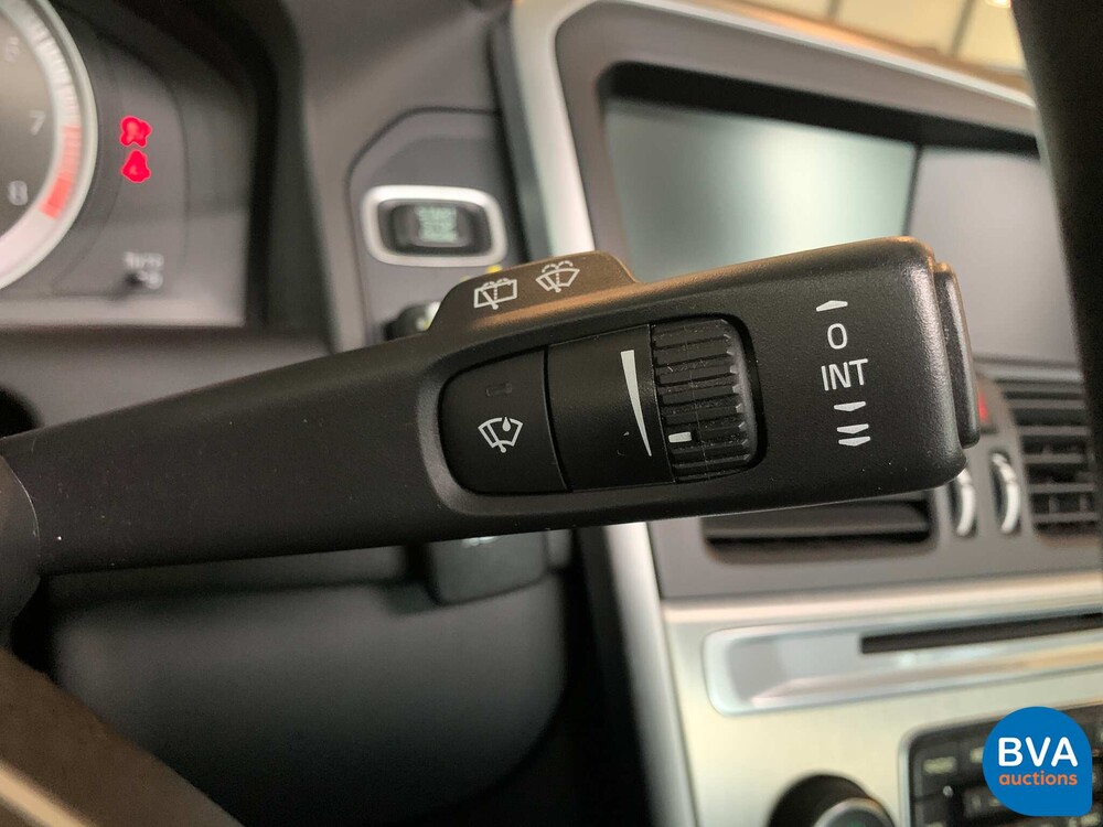 Volvo XC60 2.0 T5 Momentum 241pk 2011 -Org NL-, 81-PZG-6