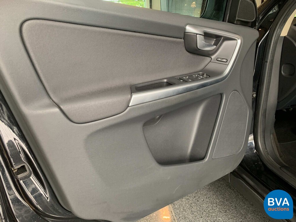 Volvo XC60 2.0 T5 Momentum 241pk 2011 -Org NL-, 81-PZG-6