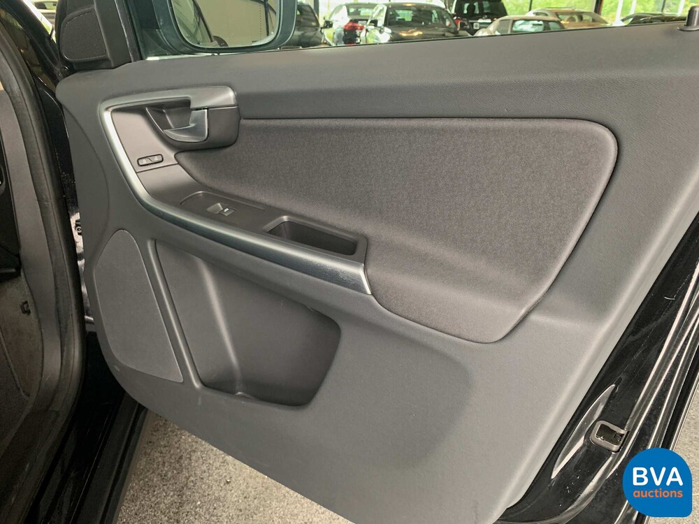 Volvo XC60 2.0 T5 Momentum 241pk 2011 -Org NL-, 81-PZG-6