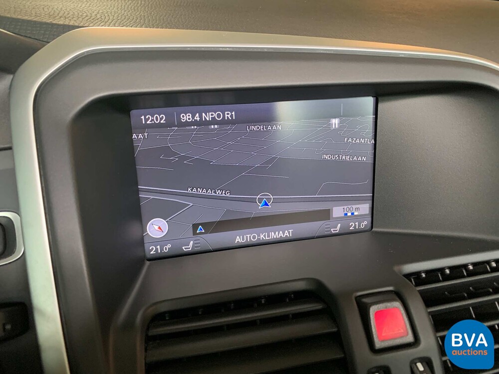 Volvo XC60 2.0 T5 Momentum 241pk 2011 -Org NL-, 81-PZG-6