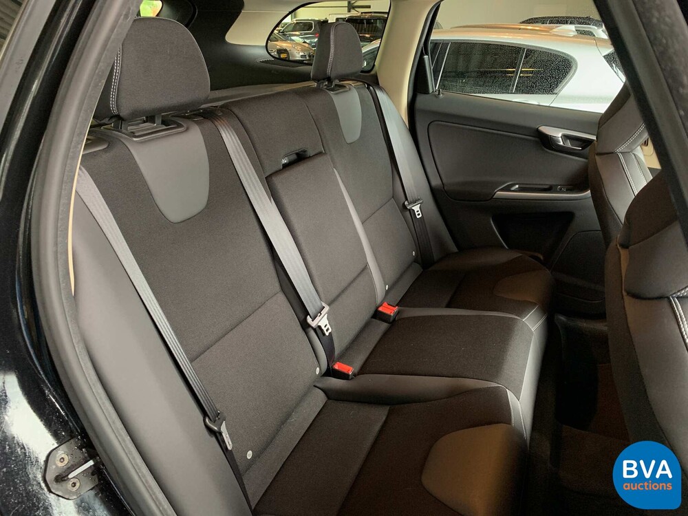 Volvo XC60 2.0 T5 Momentum 241pk 2011 -Org NL-, 81-PZG-6