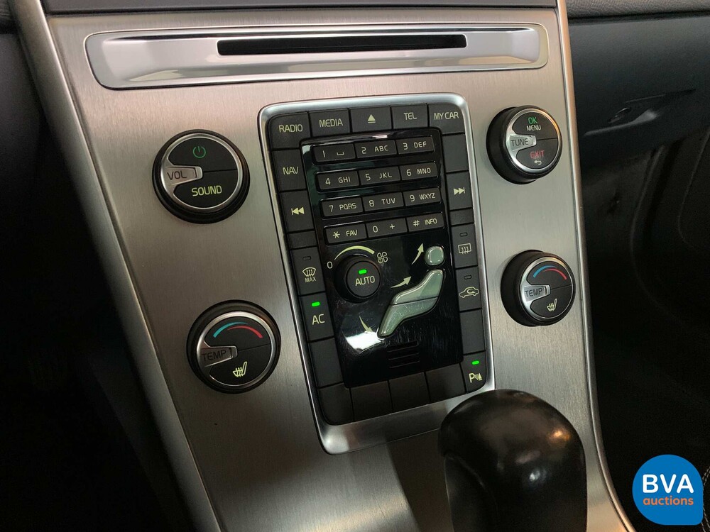 Volvo XC60 2.0 T5 Momentum 241pk 2011 -Org NL-, 81-PZG-6