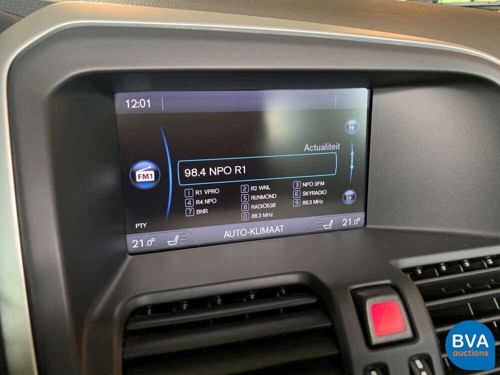 Volvo XC60 2.0 T5 Momentum 241pk 2011 -Org NL-, 81-PZG-6