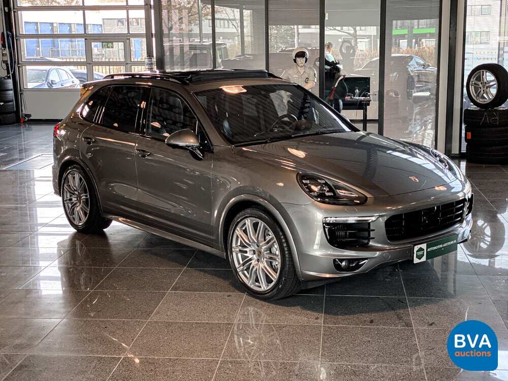 Porsche Cayenne 4.2 DS SportChrono 385PS 2017 Facelift -Org. NL, ND-061-B.