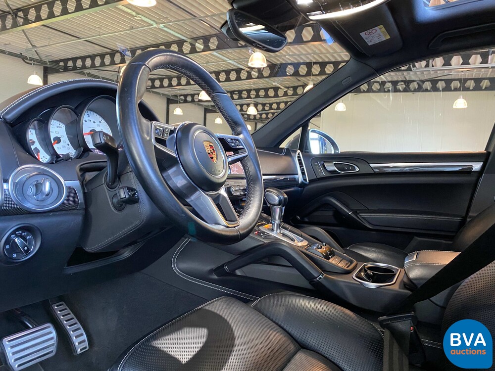 Porsche Cayenne 4.2 DS SportChrono 385PS 2017 Facelift -Org. NL, ND-061-B.