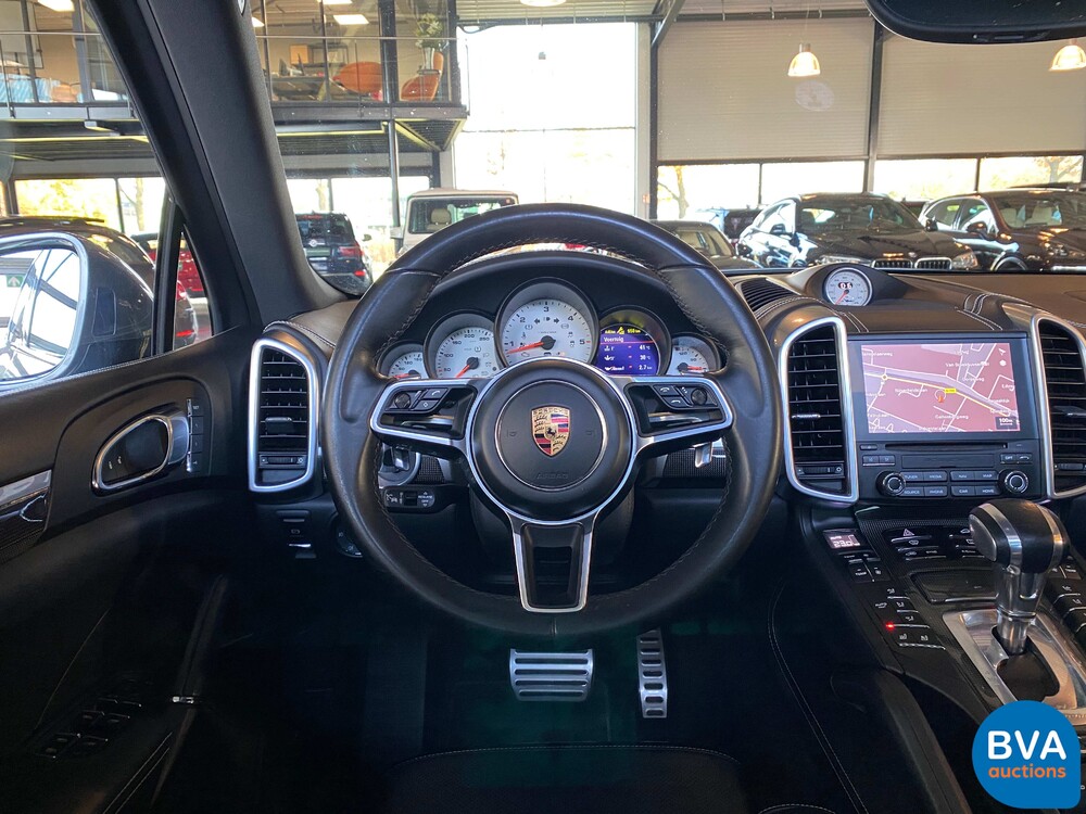 Porsche Cayenne 4.2 DS SportChrono 385PS 2017 Facelift -Org. NL, ND-061-B.