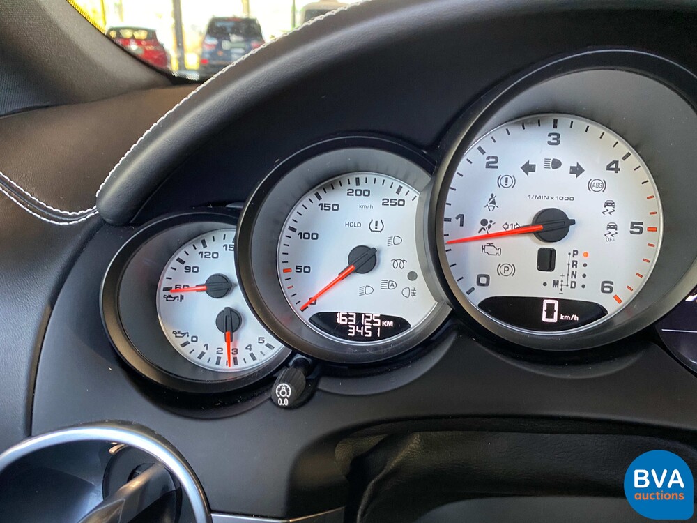 Porsche Cayenne 4.2 DS SportChrono 385PS 2017 Facelift -Org. NL, ND-061-B.