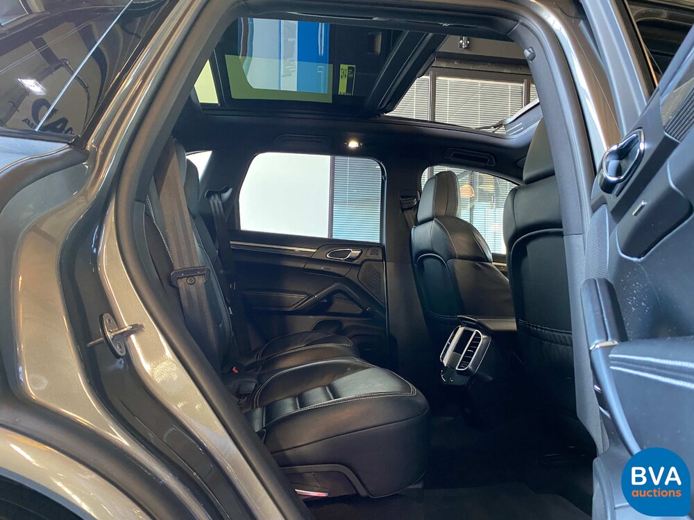 Porsche Cayenne 4.2 DS SportChrono 385PS 2017 Facelift -Org. NL, ND-061-B.