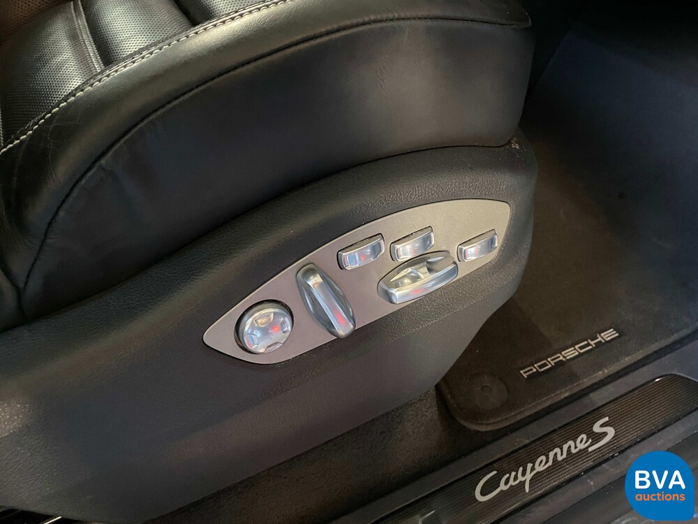 Porsche Cayenne 4.2 DS SportChrono 385PS 2017 Facelift -Org. NL, ND-061-B.