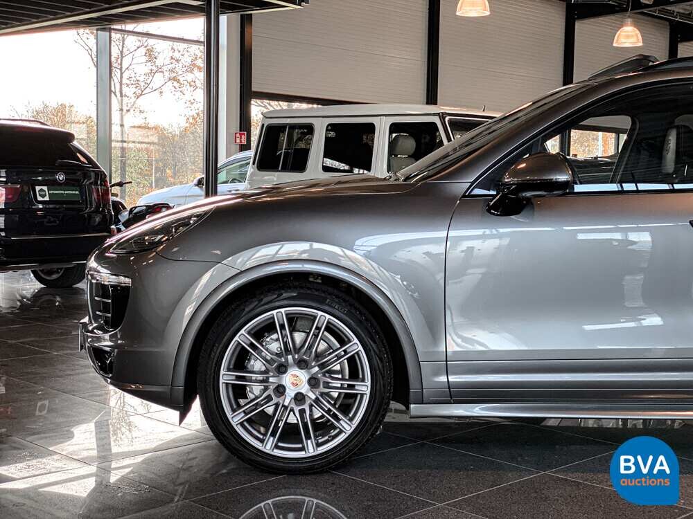 Porsche Cayenne 4.2 DS SportChrono 385PS 2017 Facelift -Org. NL, ND-061-B.