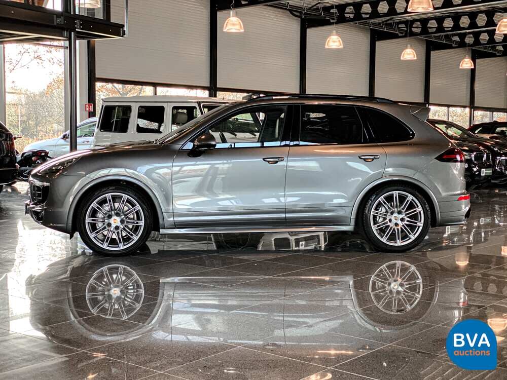 Porsche Cayenne 4.2 DS SportChrono 385PS 2017 Facelift -Org. NL, ND-061-B.