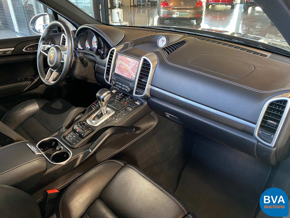 Porsche Cayenne 4.2 DS SportChrono 385PS 2017 Facelift -Org. NL, ND-061-B.