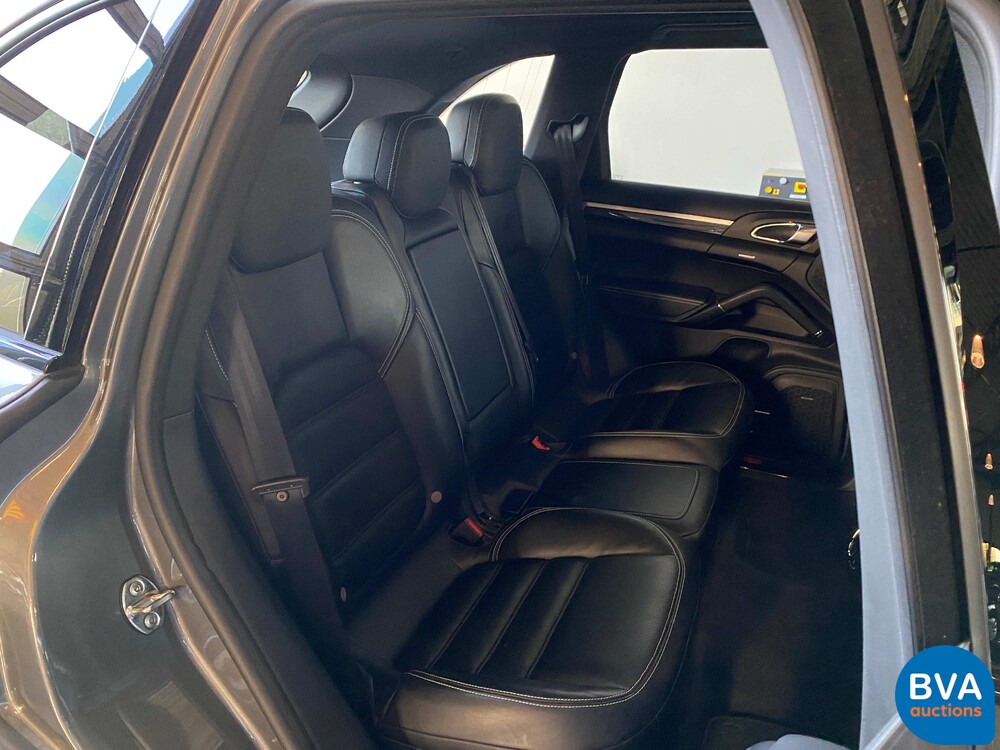 Porsche Cayenne 4.2 DS SportChrono 385PS 2017 Facelift -Org. NL, ND-061-B.