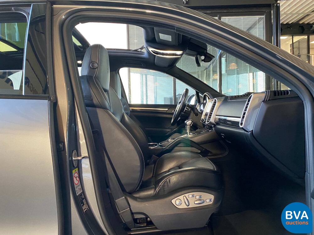Porsche Cayenne 4.2 DS SportChrono 385PS 2017 Facelift -Org. NL, ND-061-B.