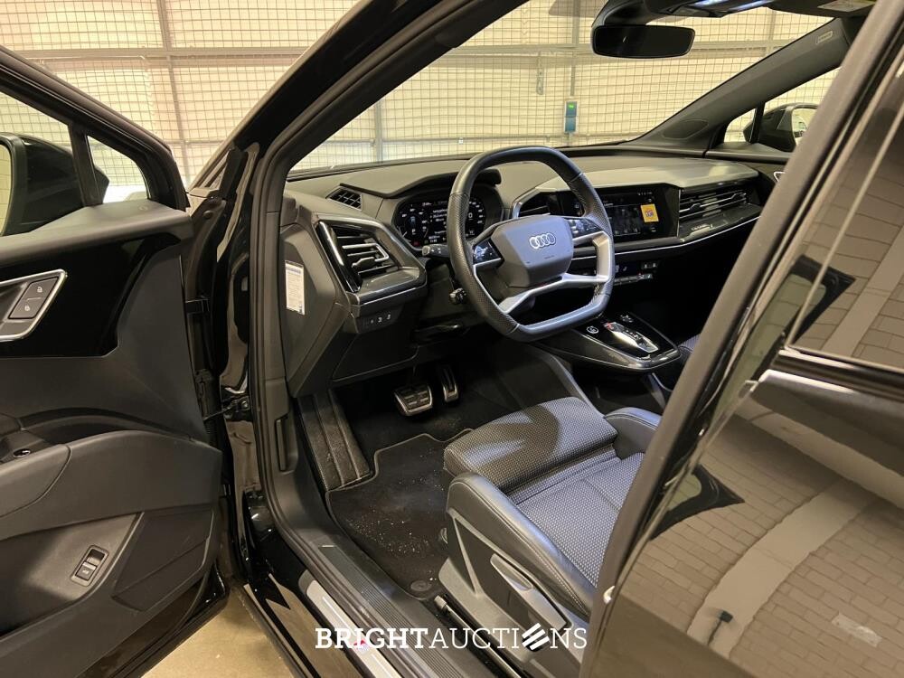 Audi Q4 Sportback e-tron 40 Launch edition S Competition 77 kWh 204pk 2021 (Origineel-NL), N-622-TH
