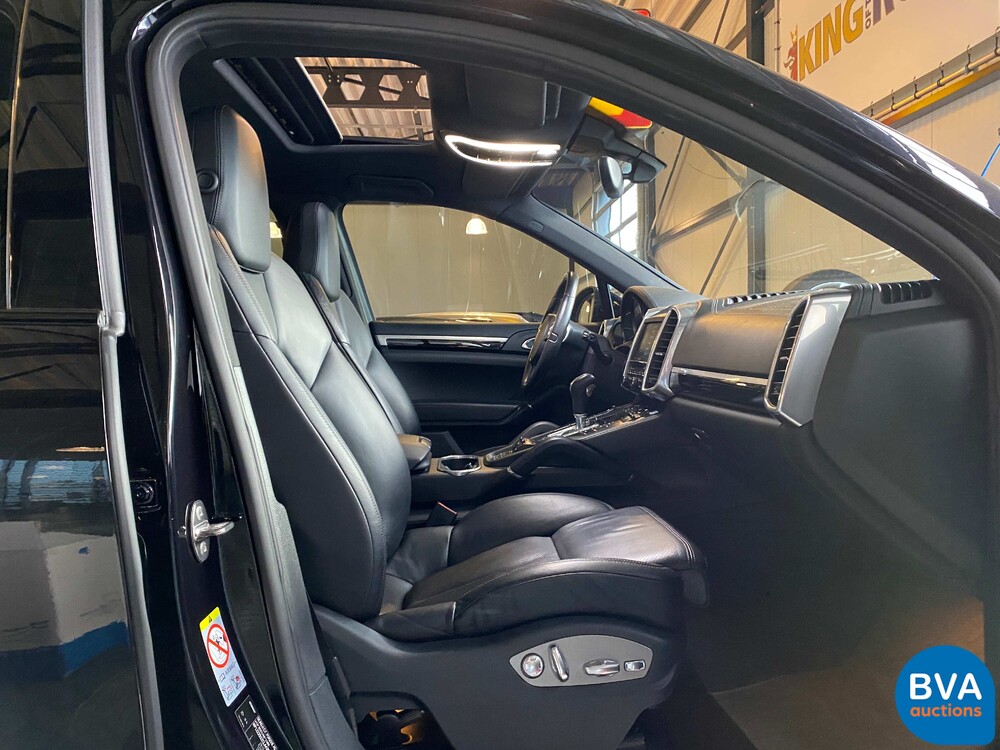 Porsche Cayenne S 4.8 V8 Tiptronic 400pk 2011, 62-XVN-5