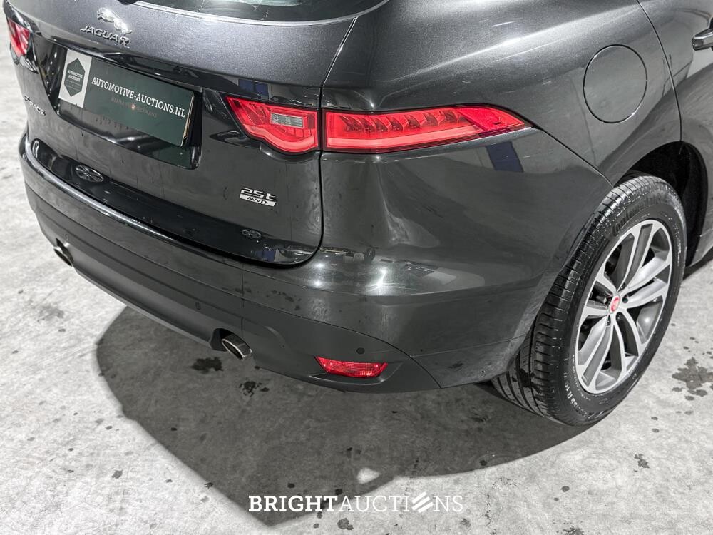 Jaguar F-PACE 2.0t AWD Portfolio 250pk 2019 (Origineel-NL), XH-556-V