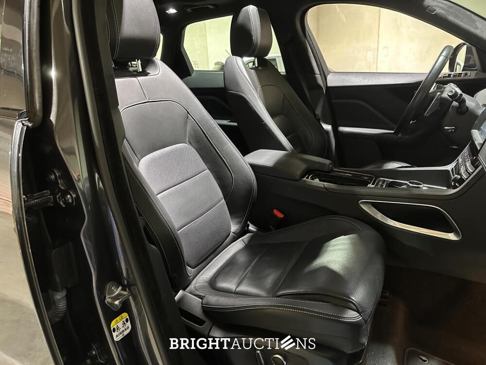 Jaguar F-PACE 2.0t AWD Portfolio 250pk 2019 (Origineel-NL), XH-556-V